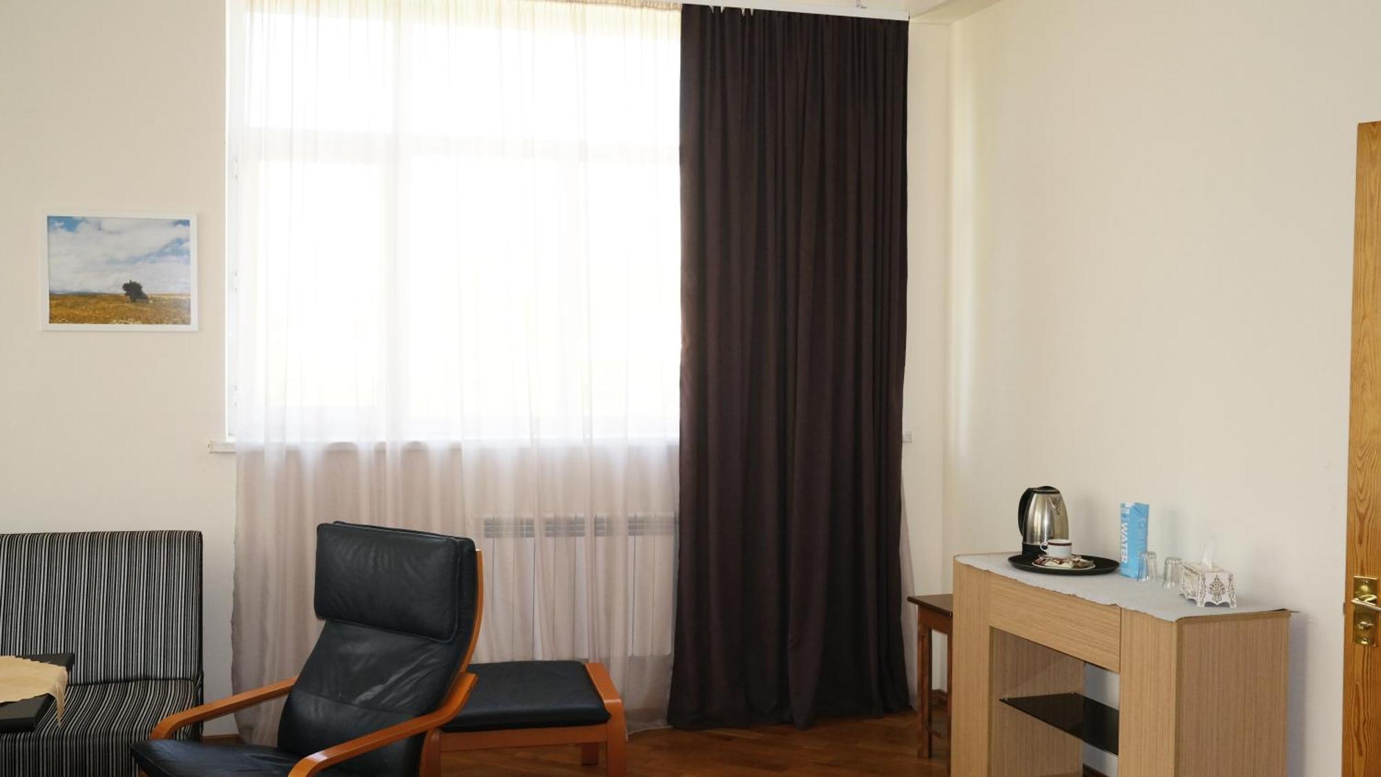 Хостел Ymca Spitak Экстерьер фото
